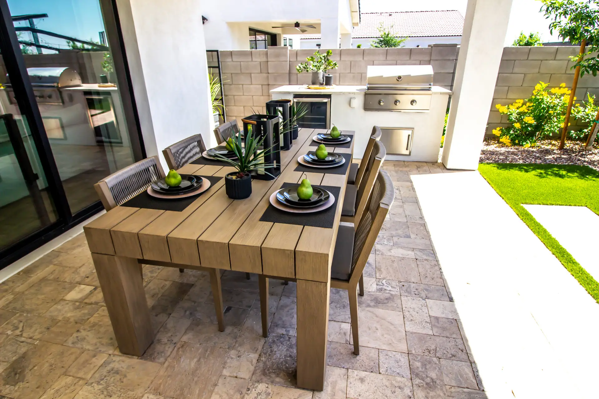 outdoor kitchen